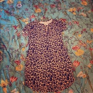 Fitted leopard print dress